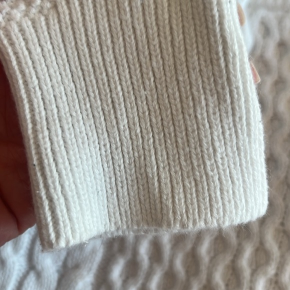 EUC GAP ALL COTTON MULTI STITCH PULLOVER SIZE SMALL - Picture 6 of 8